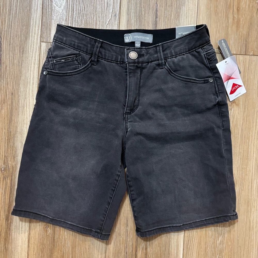 Wit & Wisdom Ab Solution Shorts Women's 2 Gray Belt Loops Pockets NWT